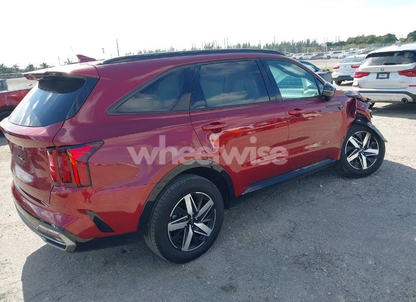Photo 4 of 2023 Kia Sorento EX (VIN 5XYRH4LF4PG169112)