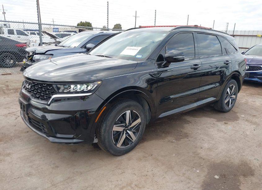 Photo 2 of 2022 Kia Sorento EX (VIN 5XYRH4LF6NG103643)