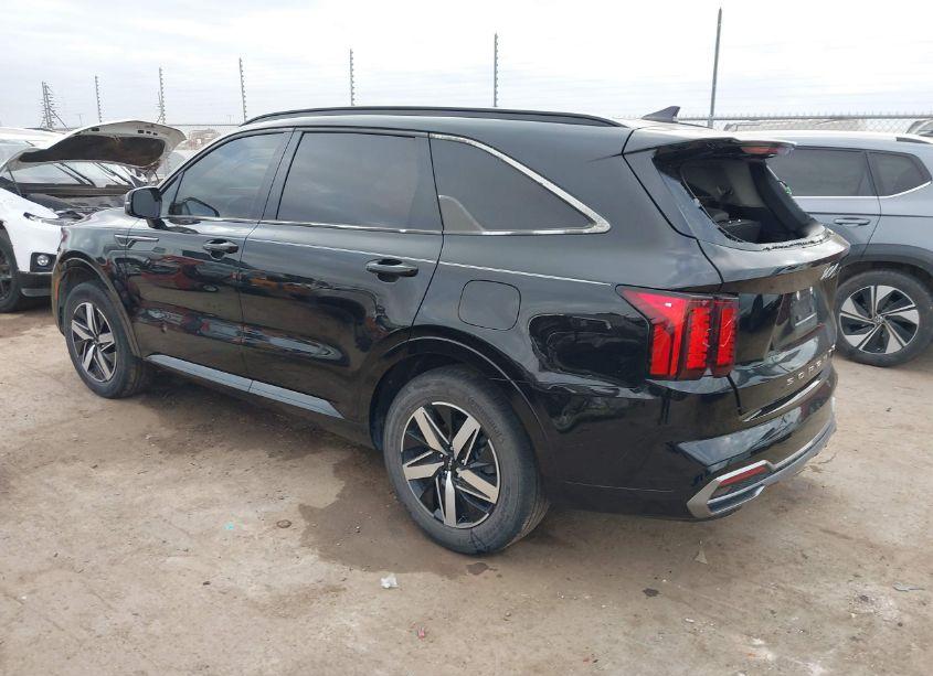 Photo 3 of 2022 Kia Sorento EX (VIN 5XYRH4LF6NG103643)