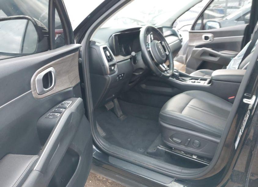 Photo 5 of 2022 Kia Sorento EX (VIN 5XYRH4LF6NG103643)