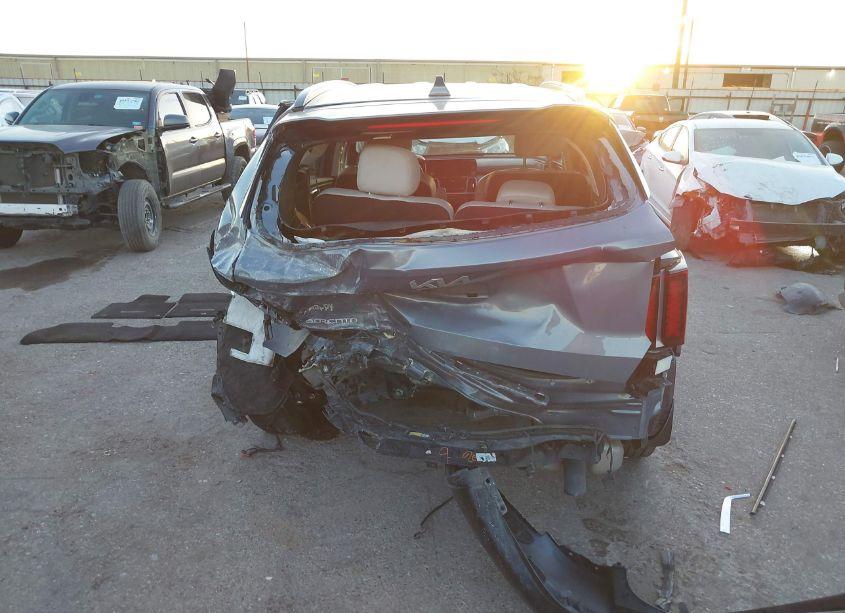 Photo 16 of 2023 Kia Sorento EX (VIN 5XYRH4LF6PG158936)