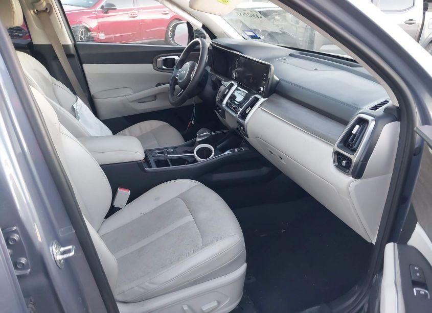 Photo 5 of 2023 Kia Sorento EX (VIN 5XYRH4LF6PG158936)