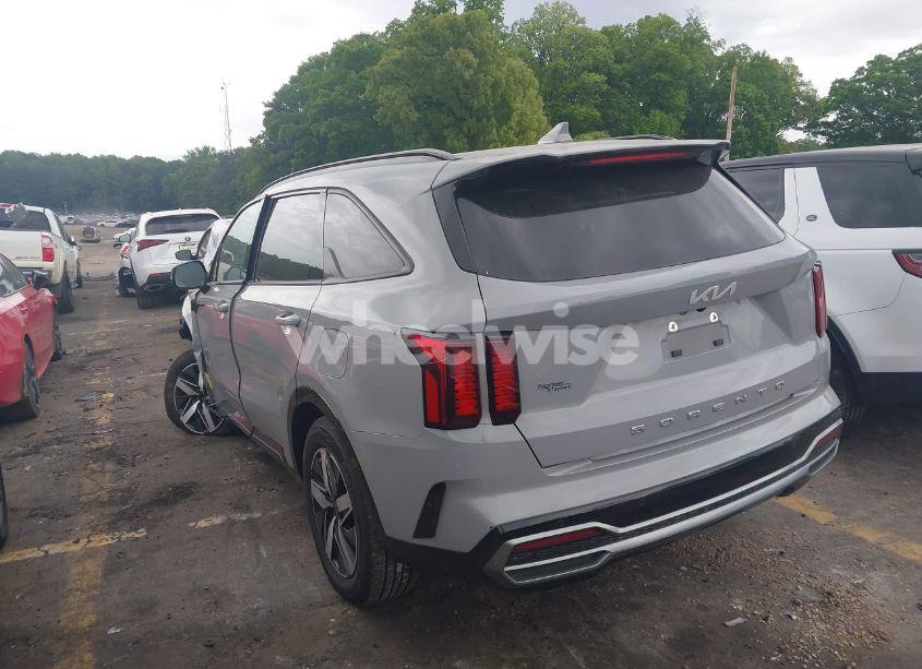 Photo 3 of 2022 Kia Sorento EX (VIN 5XYRH4LF7NG132472)