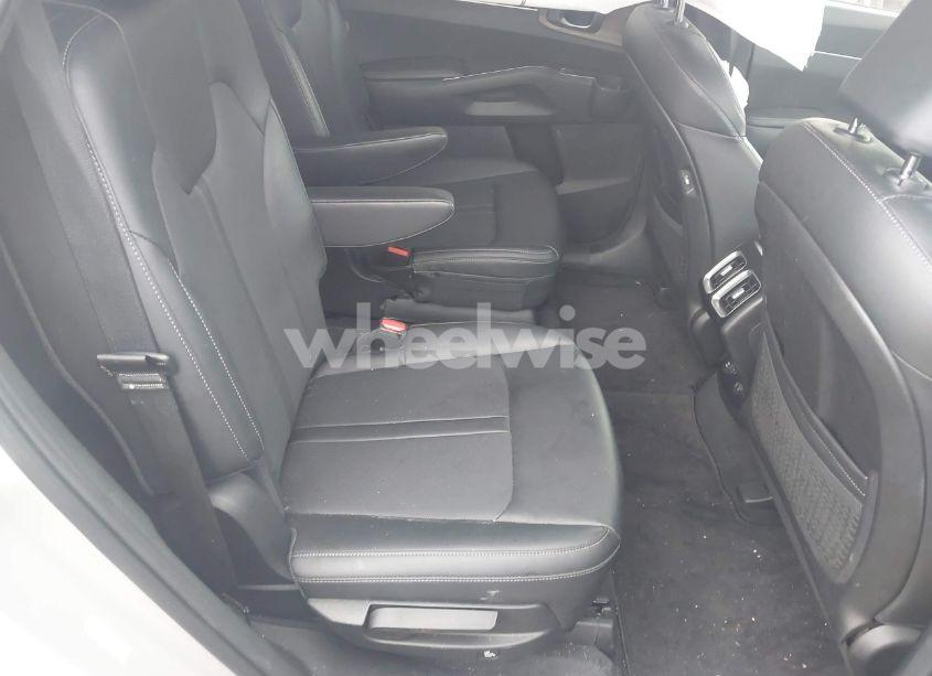 Photo 8 of 2022 Kia Sorento EX (VIN 5XYRH4LF7NG132472)