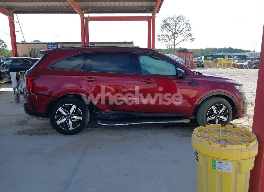 Photo 13 of 2021 Kia Sorento EX (VIN 5XYRH4LF8MG035215)