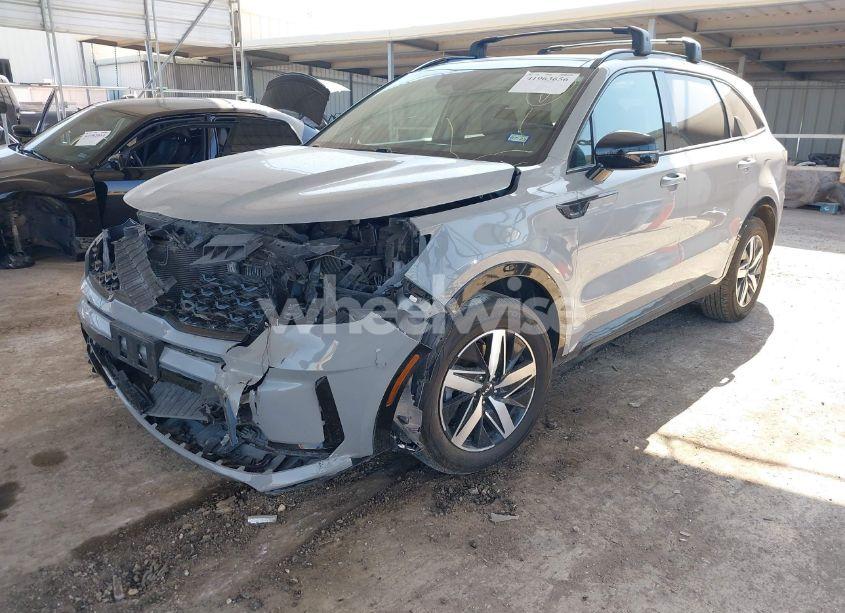 Photo 2 of 2022 Kia Sorento EX (VIN 5XYRH4LF8NG136238)
