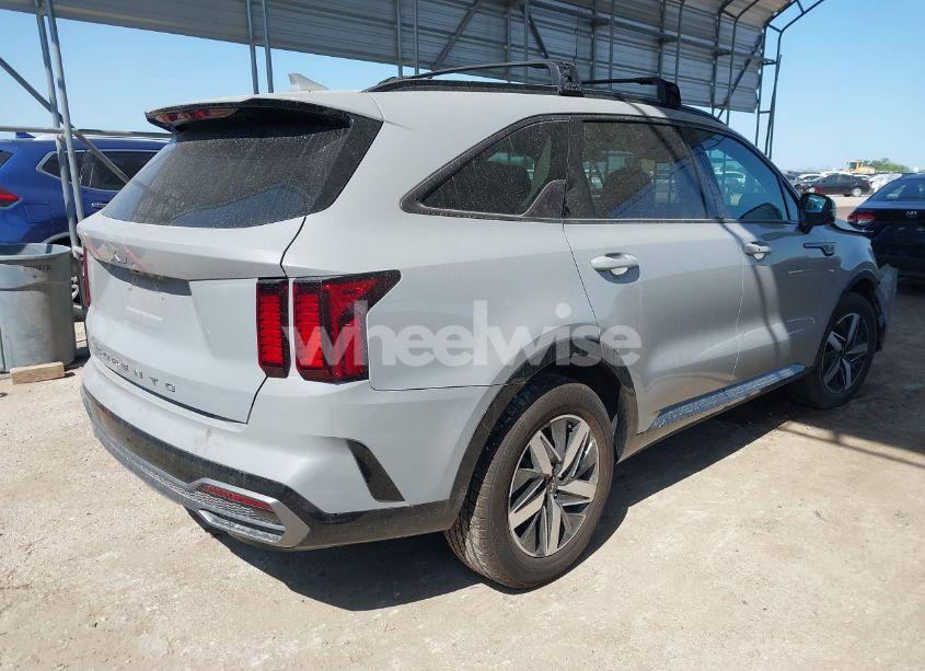 Photo 4 of 2022 Kia Sorento EX (VIN 5XYRH4LF8NG136238)