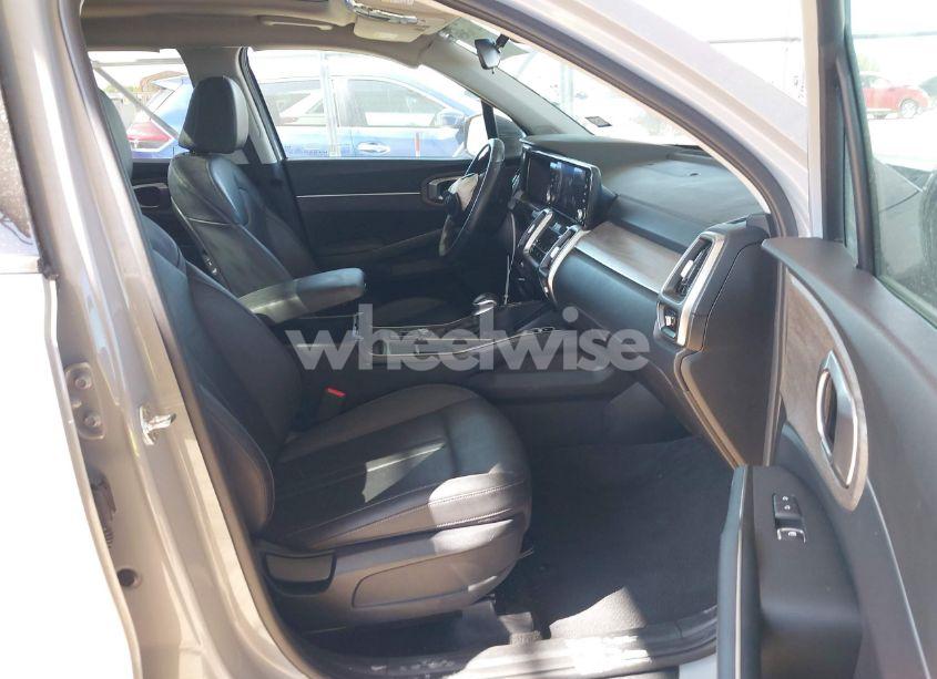 Photo 5 of 2022 Kia Sorento EX (VIN 5XYRH4LF8NG136238)