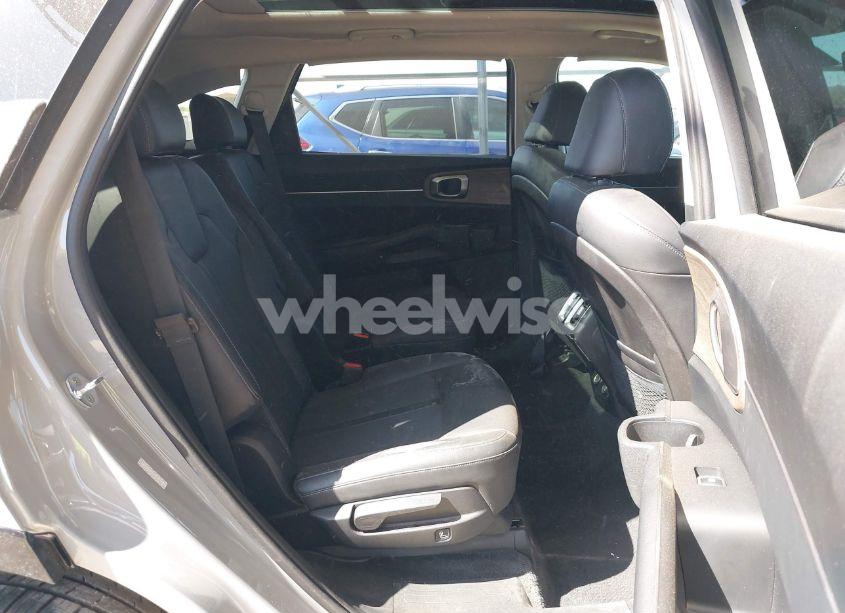 Photo 8 of 2022 Kia Sorento EX (VIN 5XYRH4LF8NG136238)
