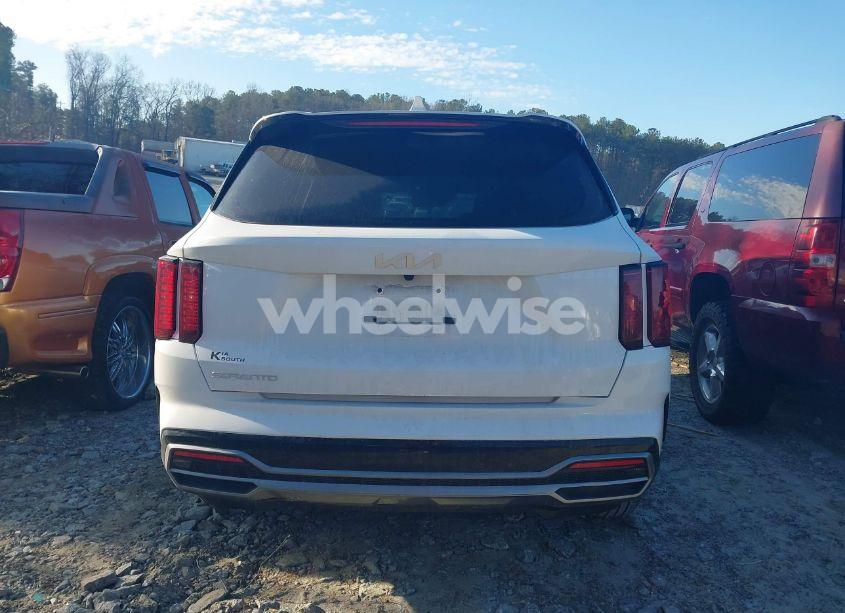Photo 16 of 2023 Kia Sorento EX (VIN 5XYRH4LF9PG243298)