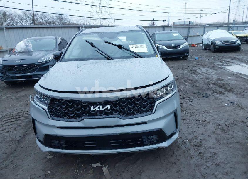 Photo 12 of 2022 Kia Sorento EX (VIN 5XYRH4LFXNG121238)