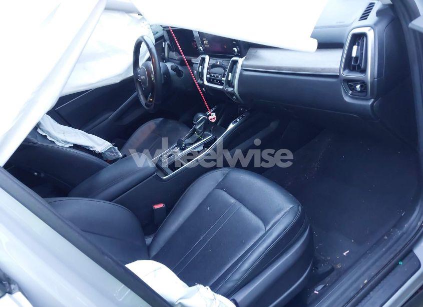 Photo 5 of 2022 Kia Sorento EX (VIN 5XYRH4LFXNG121238)