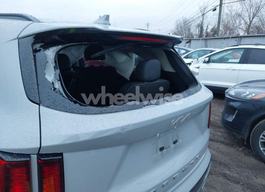 Photo 6 of 2022 Kia Sorento EX (VIN 5XYRH4LFXNG121238)