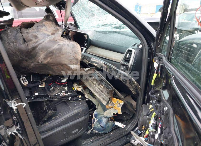 Photo 5 of 2023 Kia Sorento EX (VIN 5XYRH4LFXPG189333)