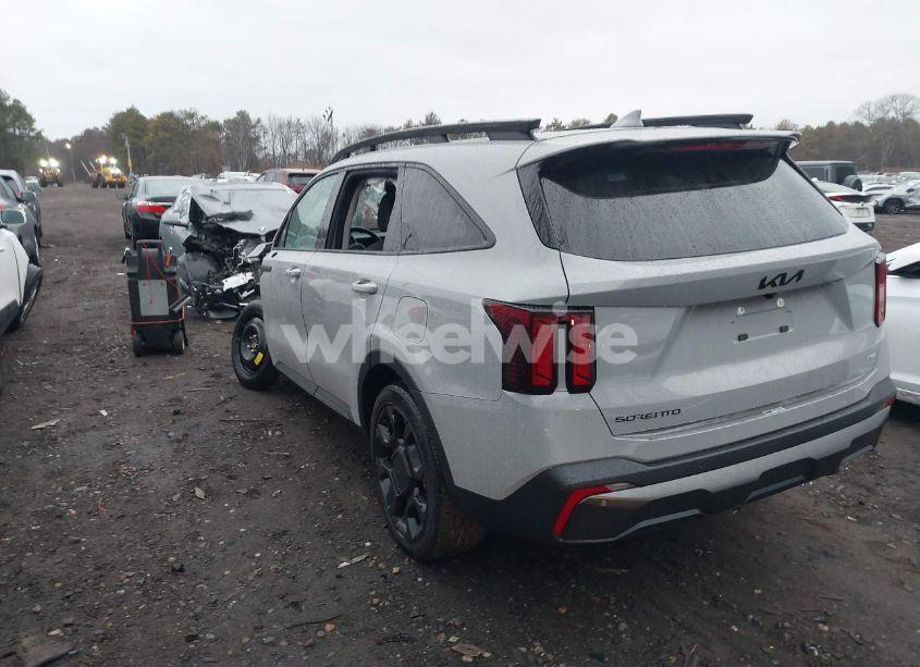 Photo 3 of 2025 Kia Sorento X-LINE EX (VIN 5XYRHDJF6SG315229)