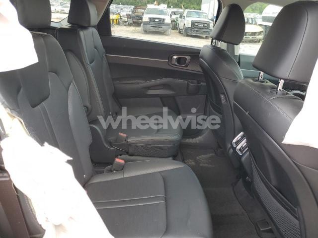 Photo 2 of 2025 KIA SORENTO EX (VIN 5XYRHDJF8SG360608)