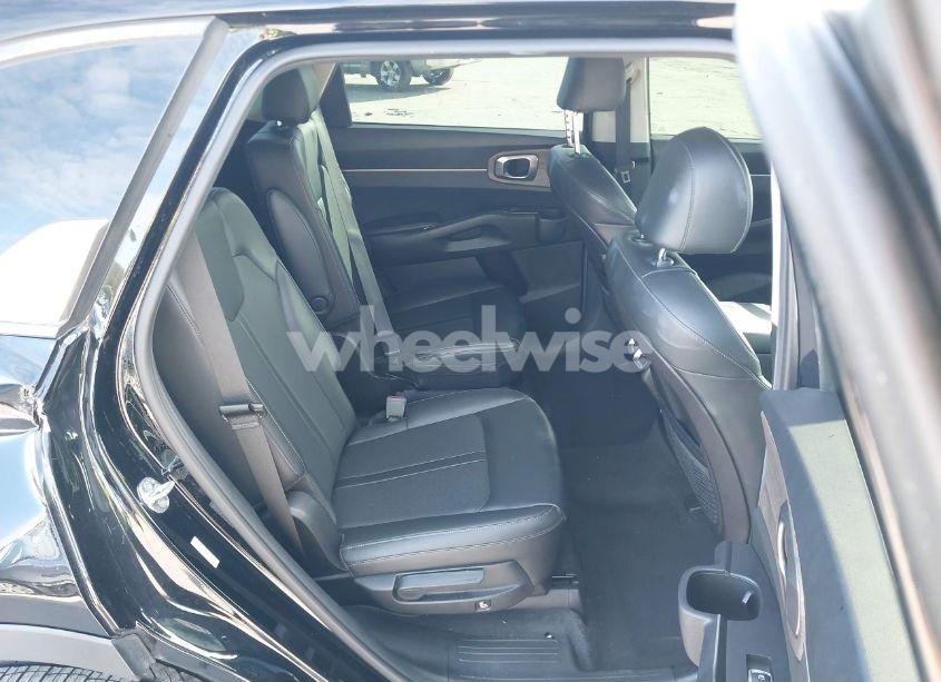 Photo 8 of 2021 Kia Sorento EX (VIN 5XYRHDLF2MG064211)