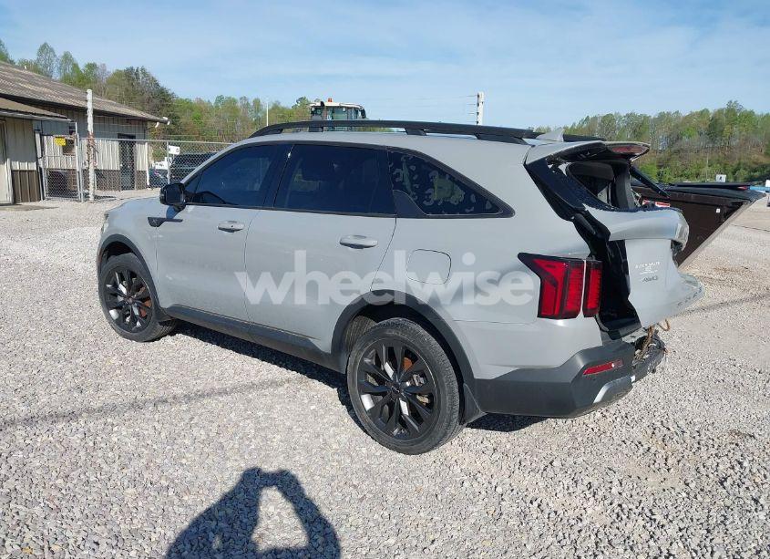 Photo 3 of 2022 Kia Sorento X-LINE EX (VIN 5XYRHDLF8NG116054)