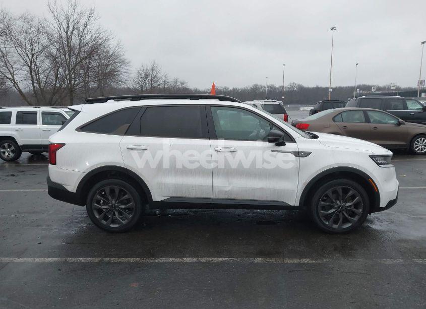 Photo 13 of 2022 Kia Sorento X-LINE EX (VIN 5XYRHDLF8NG127992)