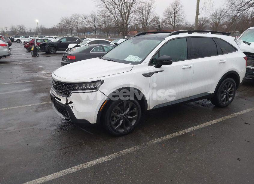Photo 2 of 2022 Kia Sorento X-LINE EX (VIN 5XYRHDLF8NG127992)