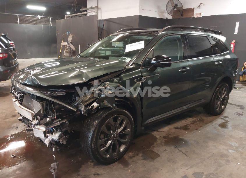 Photo 2 of 2022 Kia Sorento X-LINE EX (VIN 5XYRHDLFXNG078956)