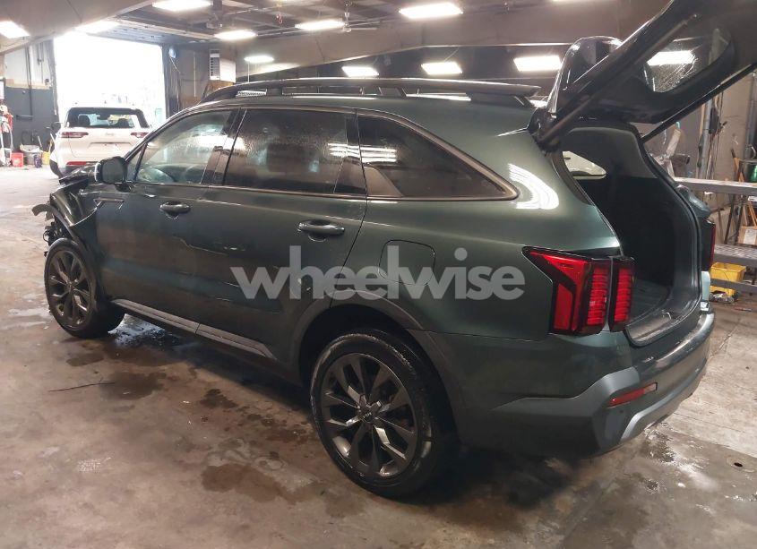 Photo 3 of 2022 Kia Sorento X-LINE EX (VIN 5XYRHDLFXNG078956)
