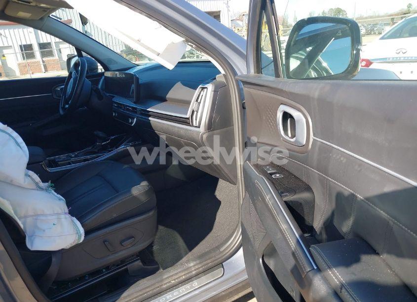 Photo 5 of 2024 Kia Sorento SX (VIN 5XYRK4JF0RG253712)