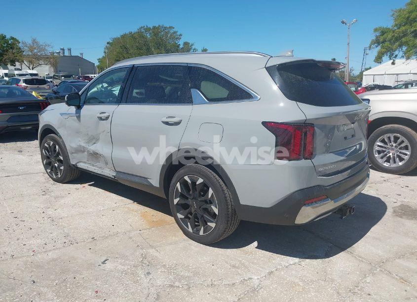 Photo 3 of 2024 Kia Sorento SX (VIN 5XYRK4JF2RG303784)