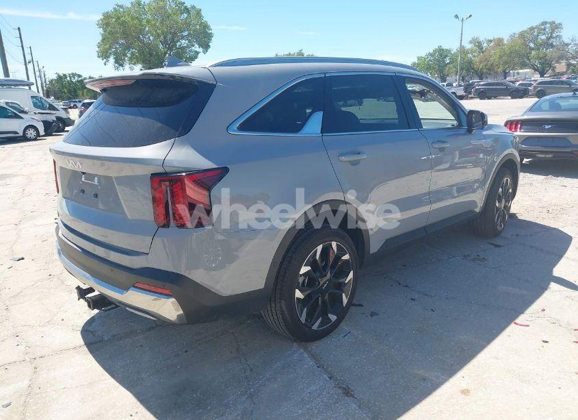 Photo 4 of 2024 Kia Sorento SX (VIN 5XYRK4JF2RG303784)