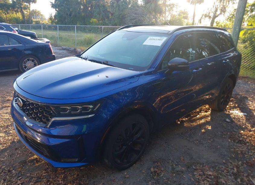 Photo 2 of 2021 Kia Sorento SX (VIN 5XYRK4LF2MG030996)