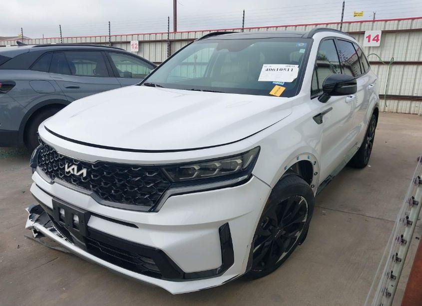 Photo 2 of 2022 Kia Sorento SX (VIN 5XYRK4LF2NG111417)