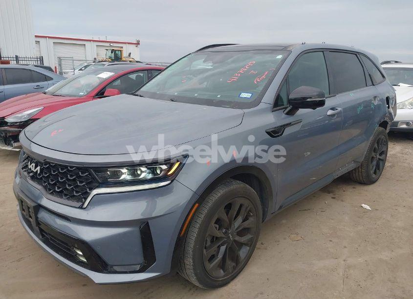 Photo 2 of 2022 Kia Sorento SX PRESTIGE (VIN 5XYRK4LF2NG136981)