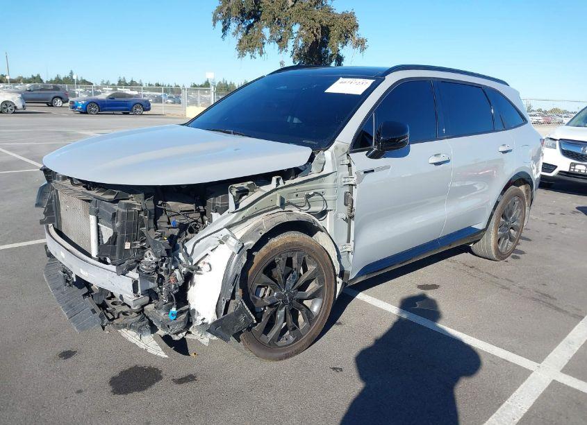 Photo 2 of 2023 Kia Sorento SX (VIN 5XYRK4LF6PG165340)