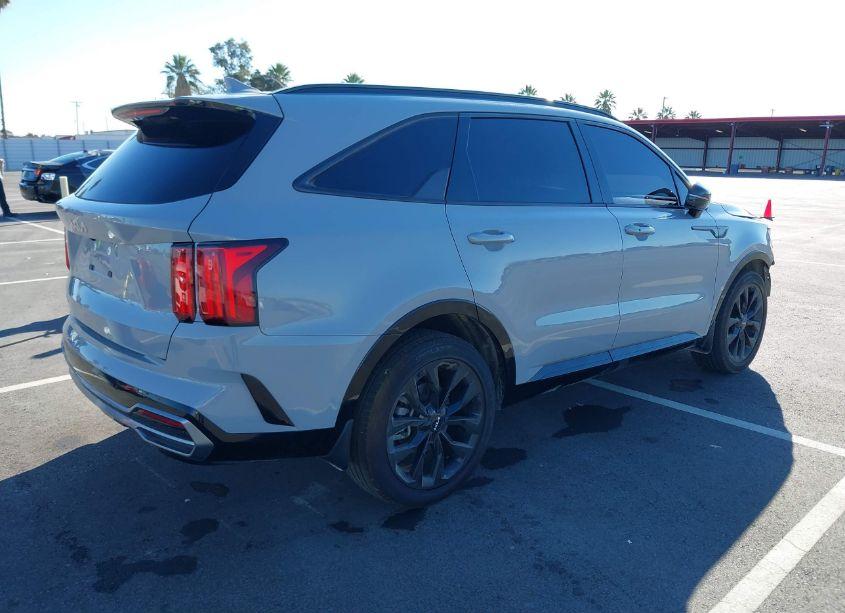 Photo 4 of 2023 Kia Sorento SX (VIN 5XYRK4LF6PG165340)
