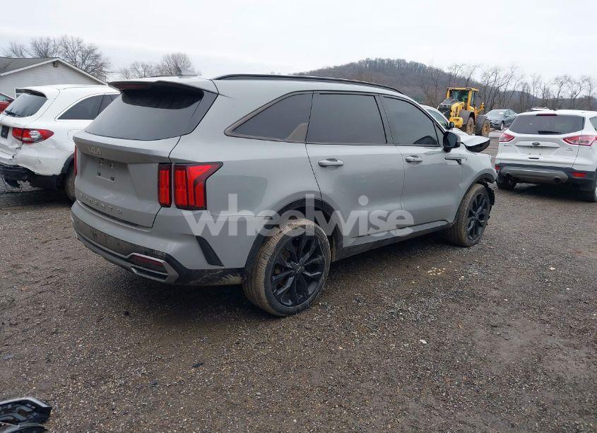 Photo 4 of 2022 Kia Sorento SX (VIN 5XYRK4LF7NG120176)