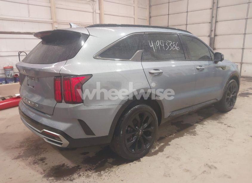 Photo 4 of 2022 Kia Sorento SX PRESTIGE (VIN 5XYRK4LFXNG077582)