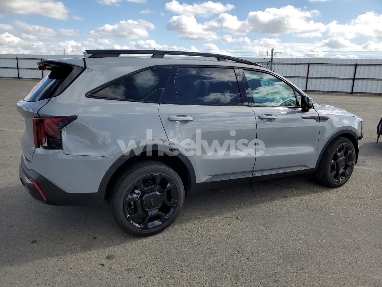 Photo 3 of 2025 KIA SORENTO SX (VIN 5XYRKDJF0SG402576)