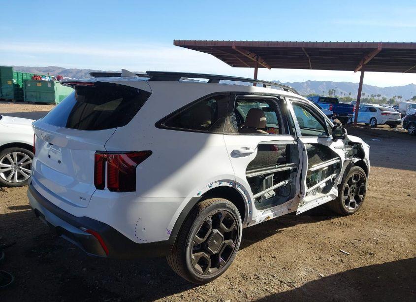 Photo 4 of 2024 Kia Sorento X-LINE SX (VIN 5XYRKDJF3RG300179)