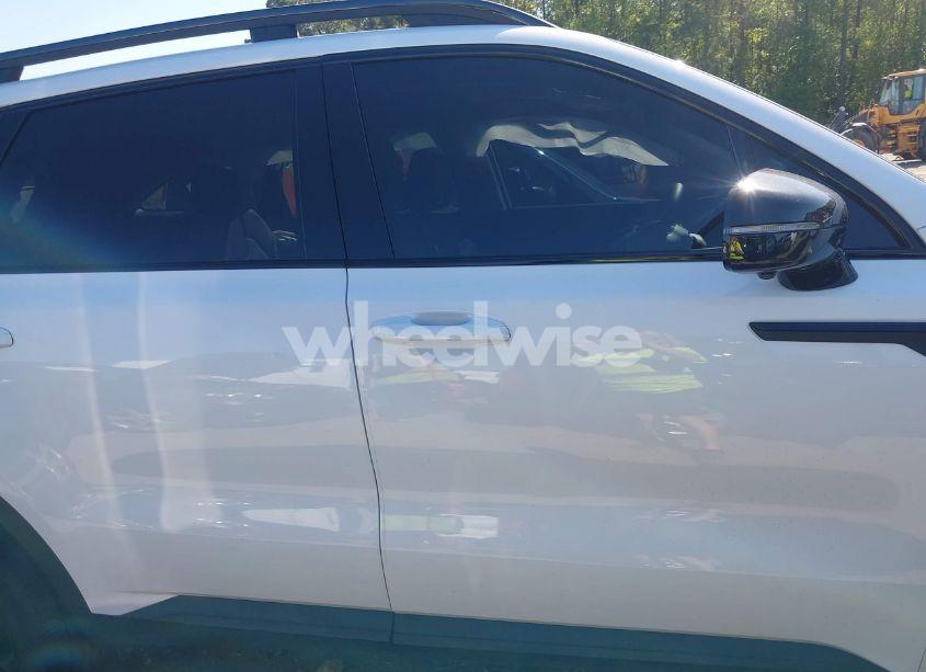 Photo 13 of 2024 Kia Sorento X-LINE SX (VIN 5XYRKDJF9RG259993)