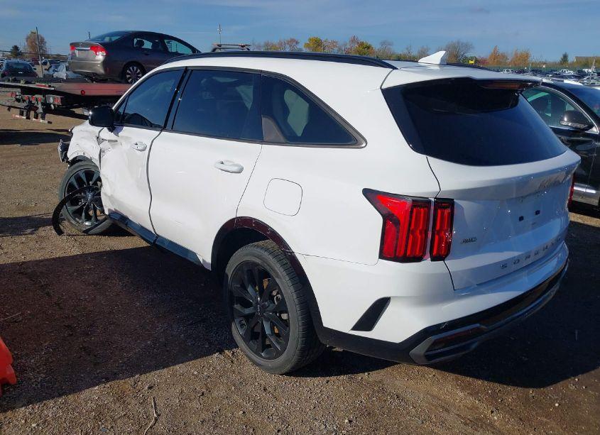 Photo 3 of 2022 Kia Sorento SX (VIN 5XYRKDLF1NG091578)