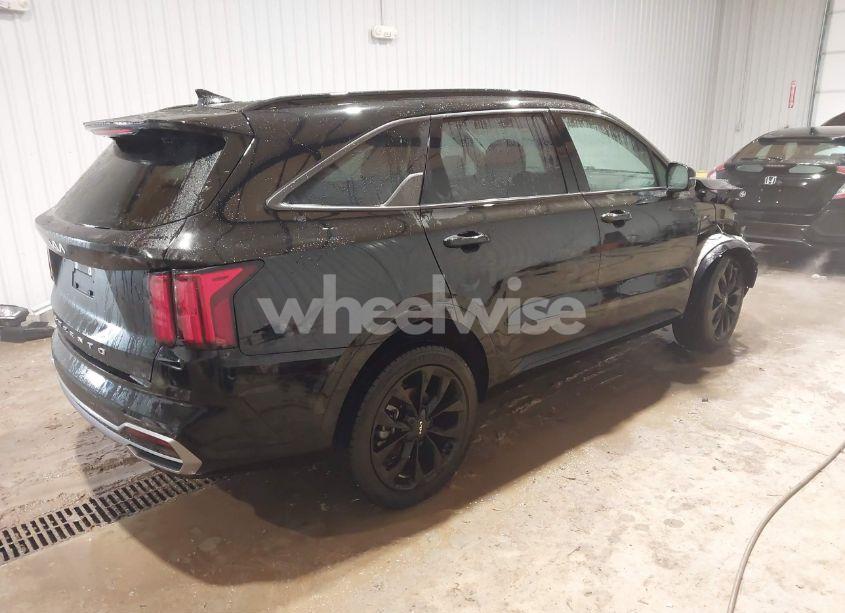 Photo 4 of 2022 Kia Sorento SX (VIN 5XYRKDLF2NG078919)