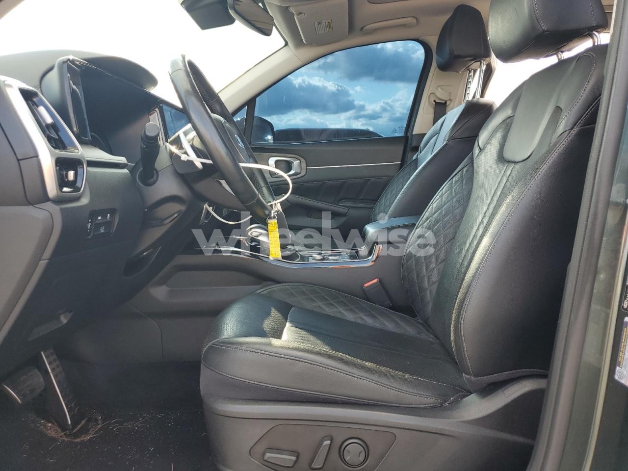Photo 7 of 2021 KIA SORENTO SX (VIN 5XYRKDLF3MG012460)