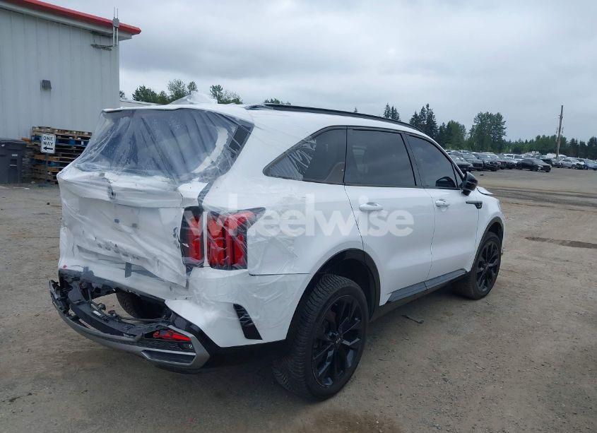 Photo 4 of 2021 Kia Sorento SX (VIN 5XYRKDLF5MG042916)