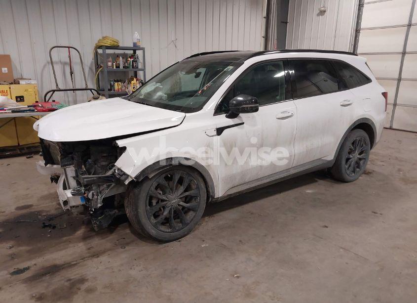 Photo 2 of 2022 Kia Sorento SX (VIN 5XYRKDLF7NG076986)