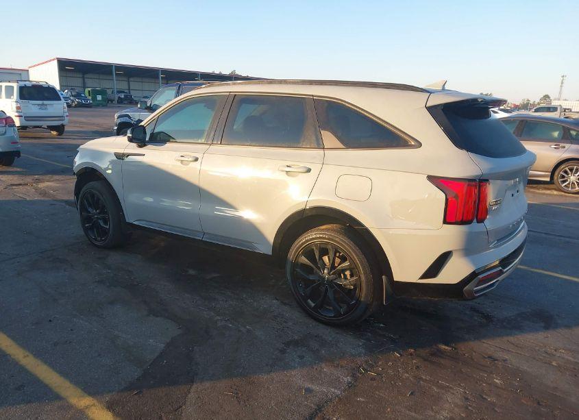 Photo 3 of 2022 Kia Sorento SX (VIN 5XYRKDLF8NG094767)