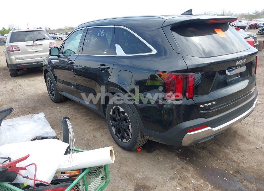 Photo 3 of 2024 Kia Sorento S (VIN 5XYRL4JC0RG276152)