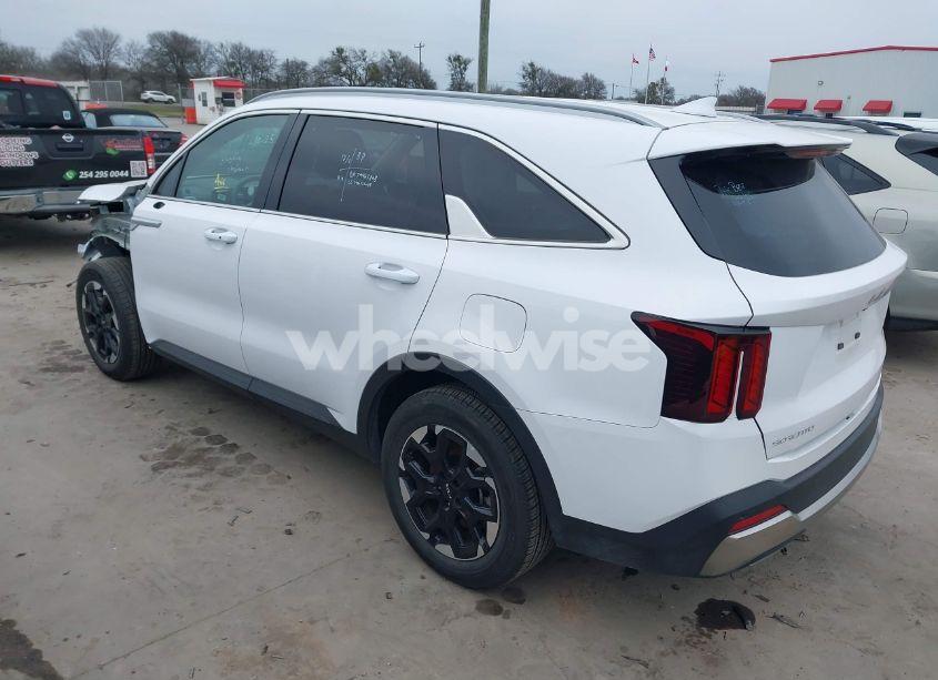 Photo 3 of 2024 Kia Sorento S (VIN 5XYRL4JC0RG280895)