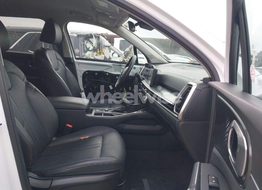 Photo 5 of 2024 Kia Sorento S (VIN 5XYRL4JC0RG280895)