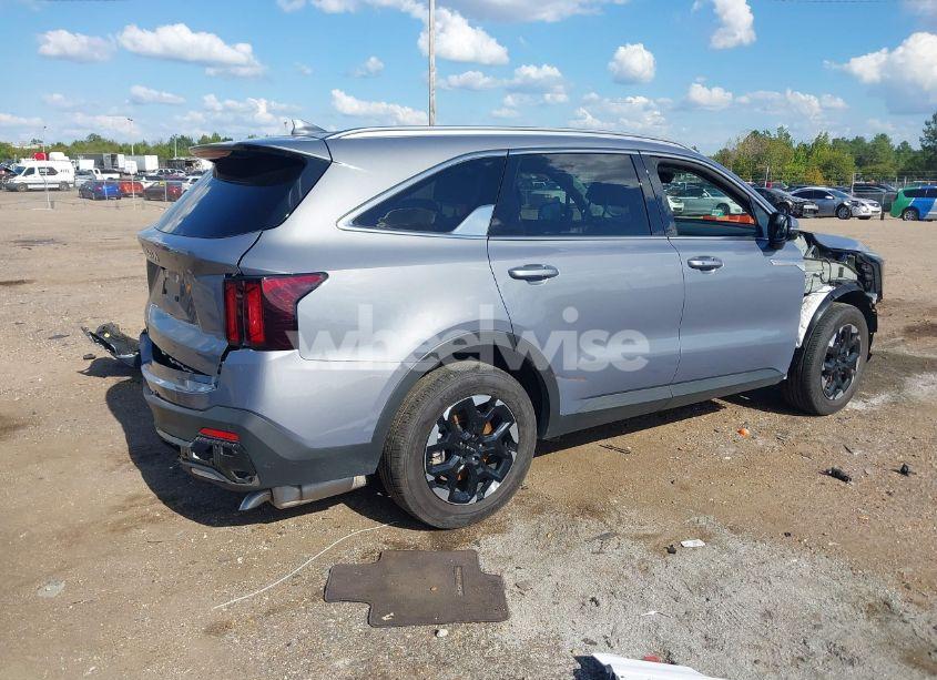 Photo 4 of 2024 Kia Sorento S (VIN 5XYRL4JC1RG265371)