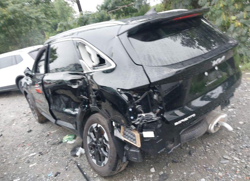 Photo 3 of 2024 Kia Sorento S (VIN 5XYRL4JC1RG280260)